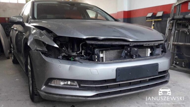 Uszkodzony przód Volkswagen Passat B8 4Motion przed naprawą – blacharz Gorzów Wielkopolski.